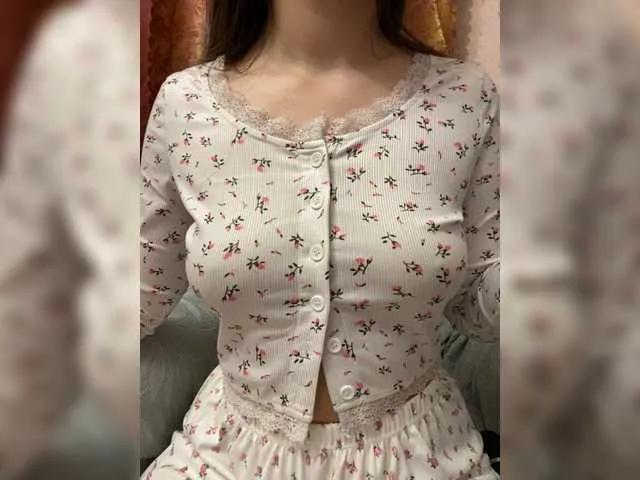 -mur- from BongaCams