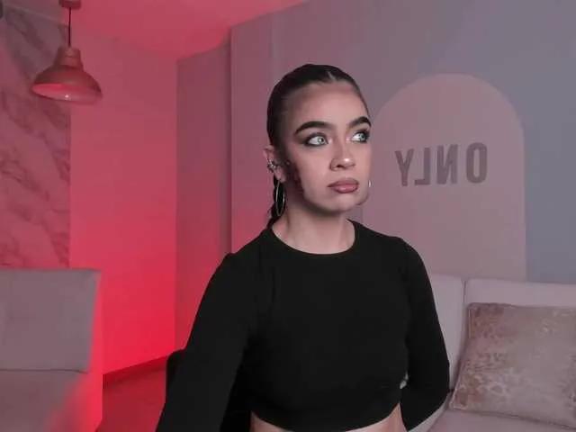 Freechat AlanaCraft on BongaCams