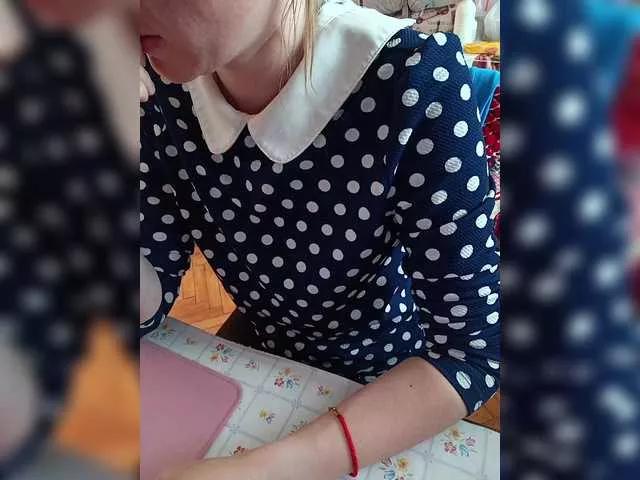 Alenushka888 on BongaCams 