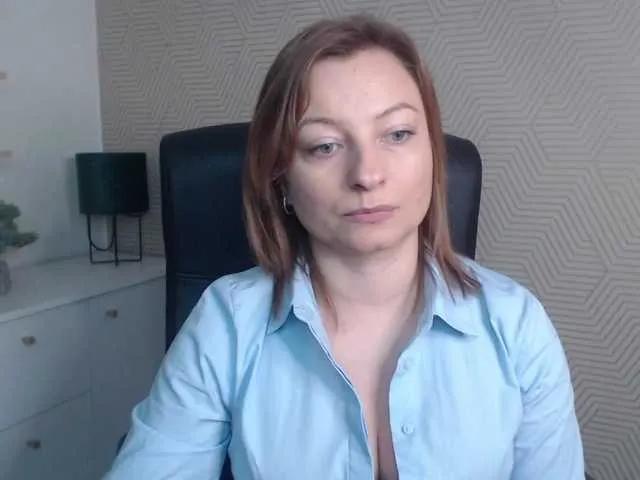 angelaLove13 on BongaCams
