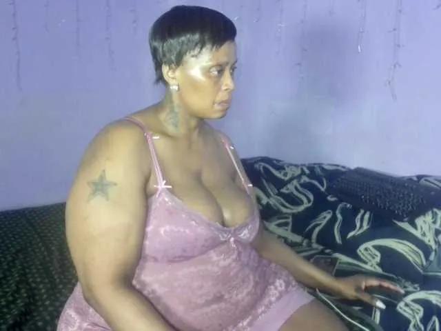 Freechat Big-Ass-Wilma on BongaCams