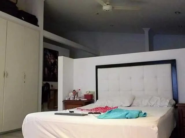 Cerecitaqueenn from BongaCams