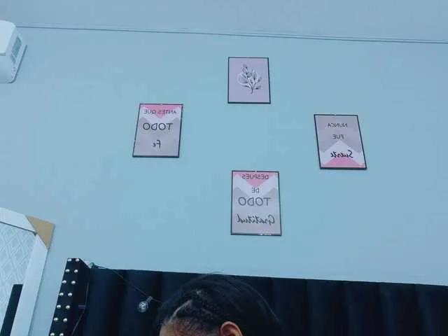 Join sweet camwhore Colombiamommy colombiamommy from BongaCams