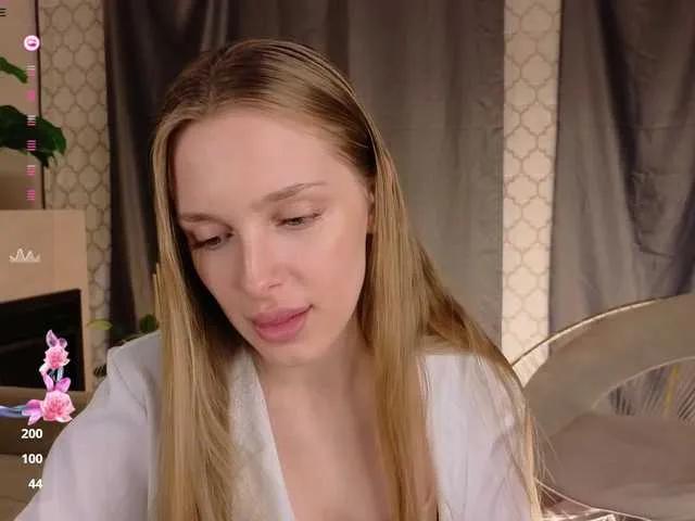 Cute CrimsonAura from BongaCams CrimsonAura from BongaCams