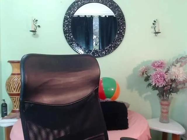 Freechat DestinyHills on BongaCams