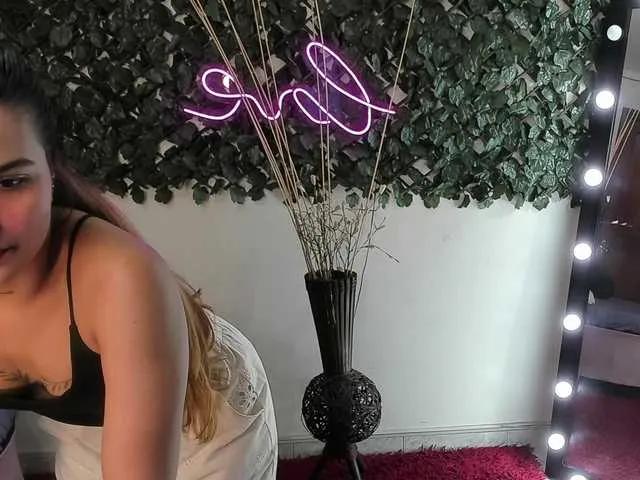 Freechat DestinyHills on BongaCams