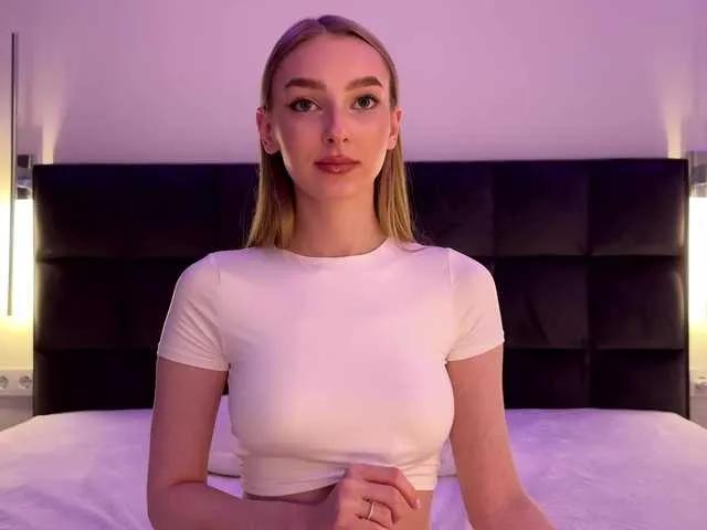 Admire 22 years old DiamondLily from BongaCams DiamondLily from BongaCams