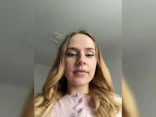 Join amazing camslut Elegantbabe elegantbabe from BongaCams
