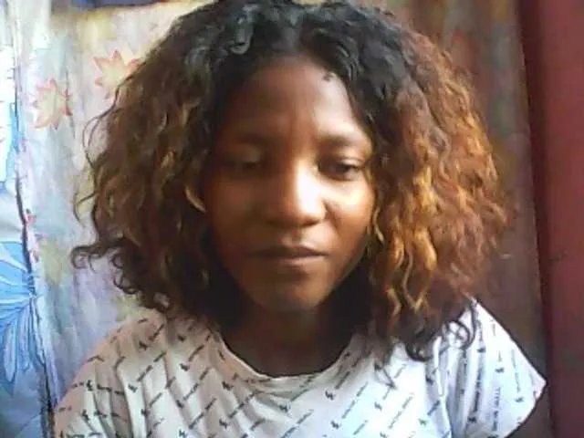 Sweet Elizahhh wants you to fuck her body now Elizahhh from BongaCams