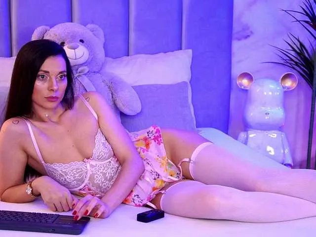 EllyLynn on BongaCams