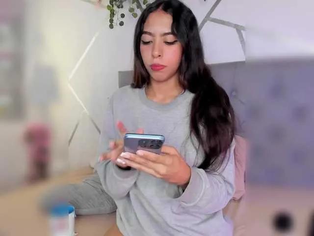 EMMAAA-STOONEE from BongaCams