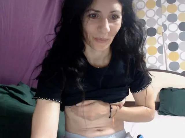 Freechat evacrisxxxx on BongaCams