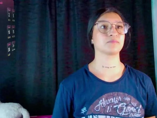 Evah-lee on BongaCams