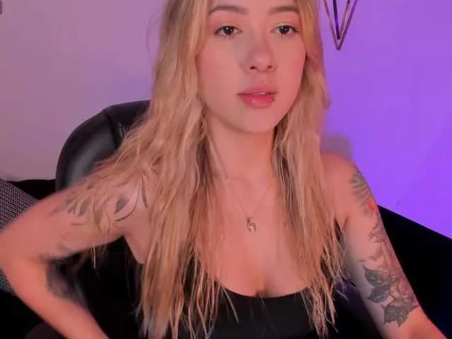 Freechat EveBenson on BongaCams