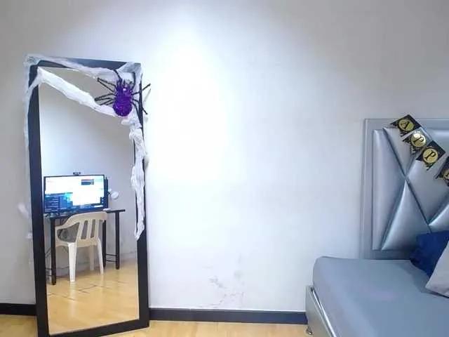 goldenn-ass from BongaCams