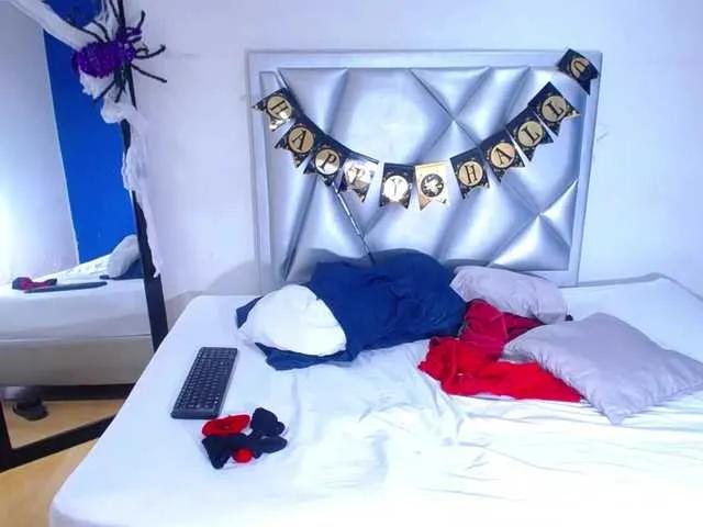 goldenn-ass from BongaCams