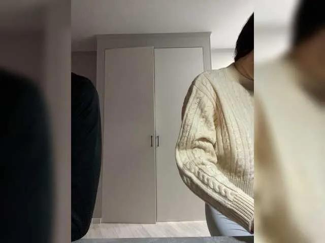 Join amazing model Gummy-Bears Gummy-Bears from BongaCams