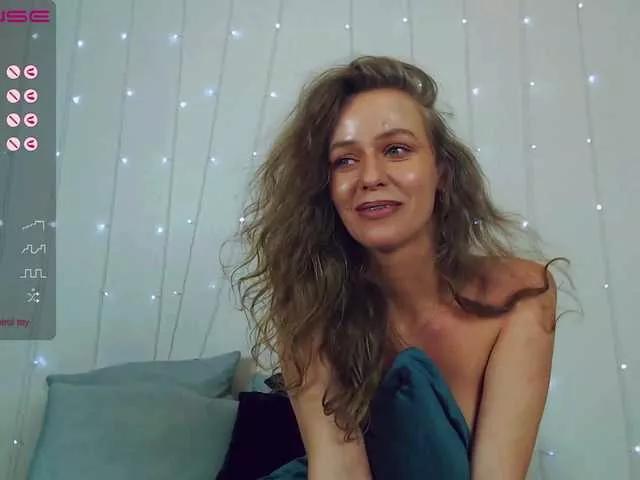 Freechat HEYBANANA on BongaCams