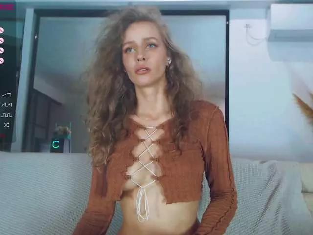 Freechat HEYBANANA on BongaCams