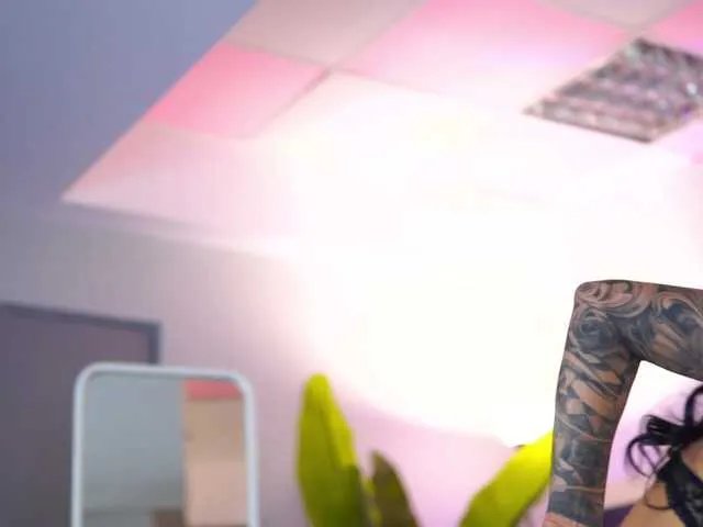 IvyTrix from BongaCams