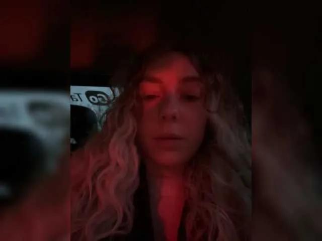 Janchi- from BongaCams