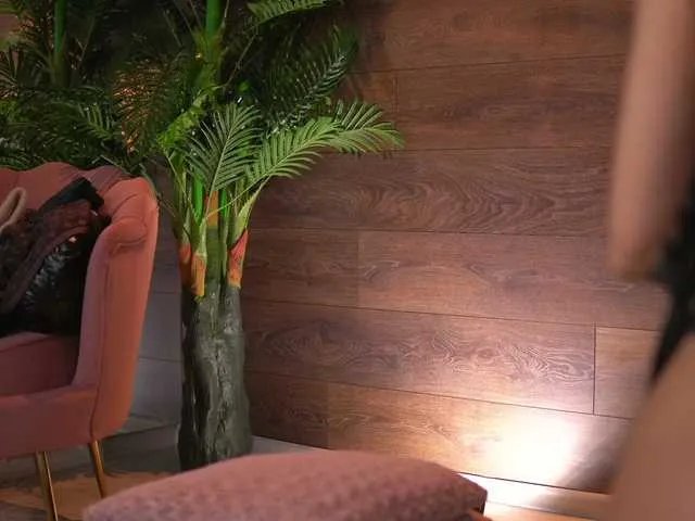 KairaAndrews on BongaCams