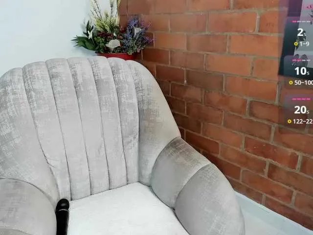 Freechat katiae on BongaCams