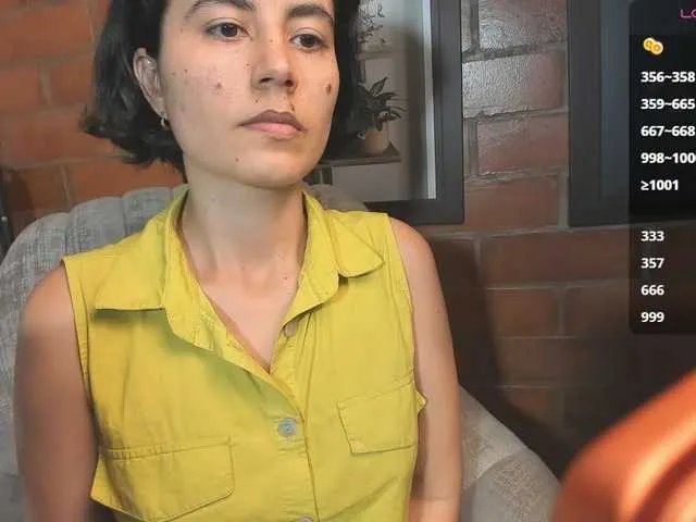 Freechat katiae on BongaCams