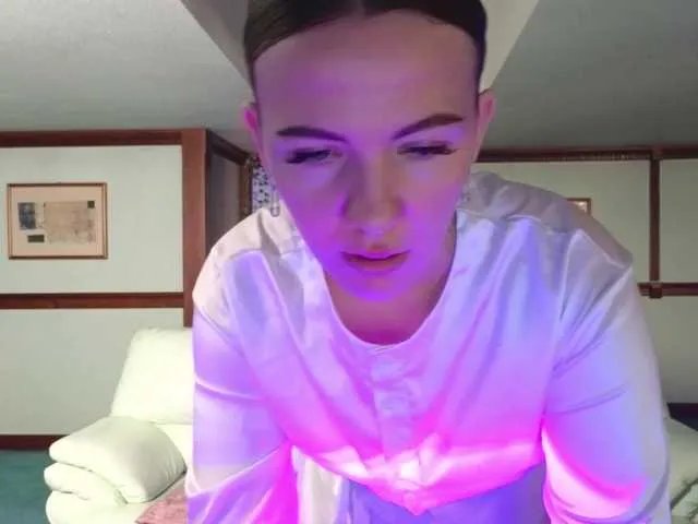 Freechat KiraRustle on BongaCams