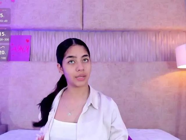 Kyraaa from BongaCams