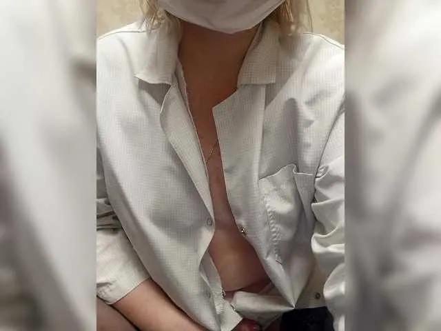 Join Lady-marshmallows, she wants to masturbate for you Lady-marshmallows from BongaCams