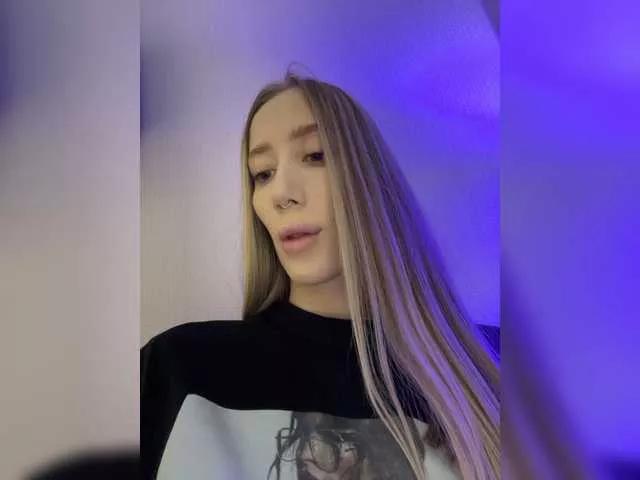 lana-lana03 on BongaCams 