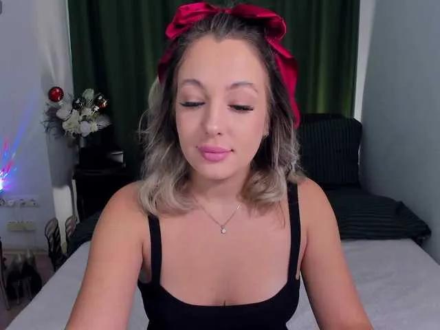 LaurenMorry from BongaCams