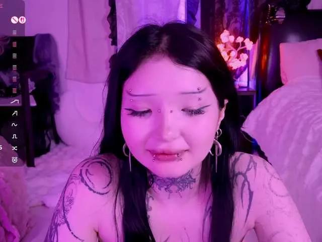 Leinbone from BongaCams