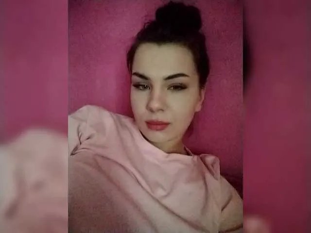 Lilmommy on BongaCams