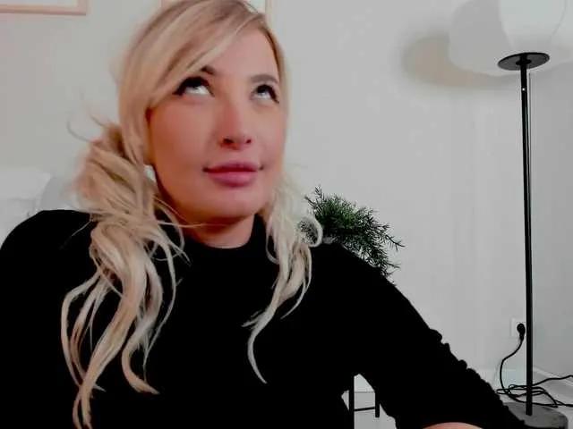 Checkout LilouKatt, she wants to masturbate for you LilouKatt from BongaCams