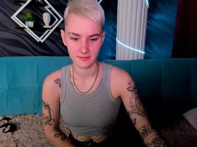 LindaBryantt on BongaCams 