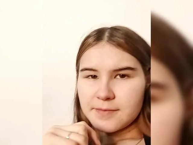 littleowlx on BongaCams 