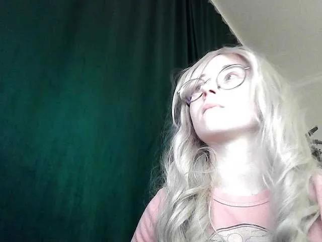 Admire LunaSky, she wants to masturbate for you LunaSky from BongaCams