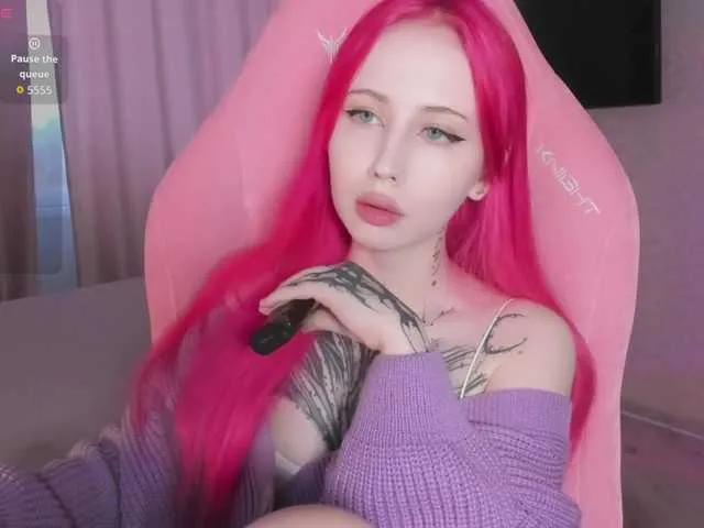 Sexy Luvsoak wants you to fuck her body now luvsoak from BongaCams