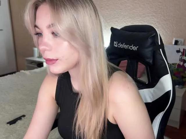 Try Maksisisia, she wants to masturbate for you maksisisia from BongaCams