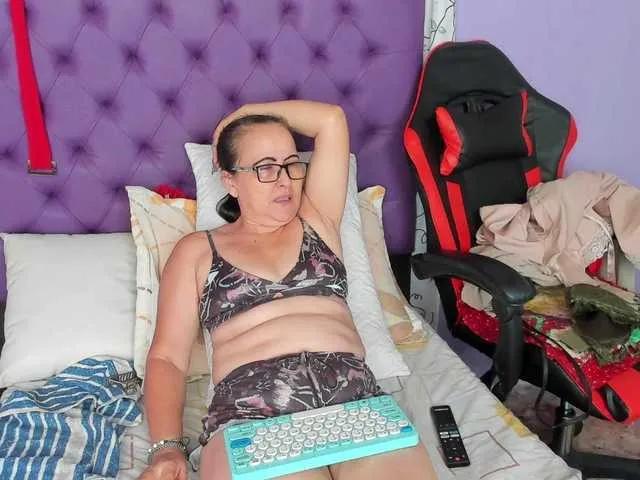 Freechat MargothClain on BongaCams