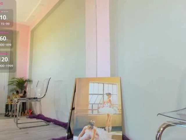 Maya-Hellen on BongaCams