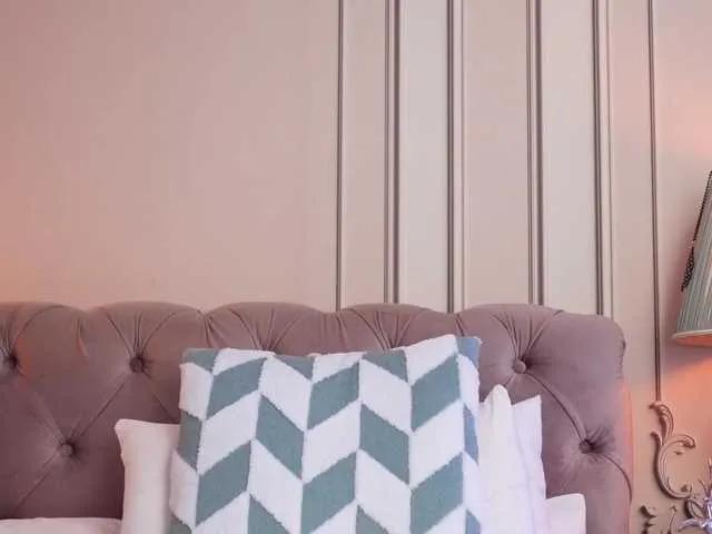 Cute MayaVixxen from BongaCams MayaVixxen from BongaCams