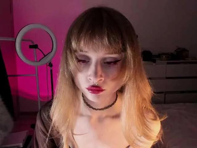 Join Mnepohuyy, she wants to masturbate for you mnepohuyy from BongaCams