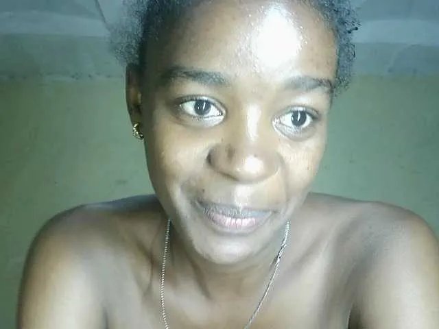 Freechat Petite-200 on BongaCams