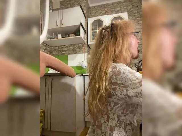 Join slutty model Ritia Ritia from BongaCams