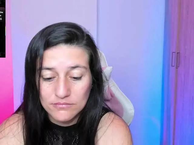 Saskyaajohnson on BongaCams 