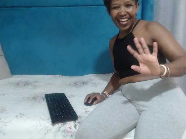 Sweet Sheila80 wants you to fuck her body now Sheila80 from BongaCams