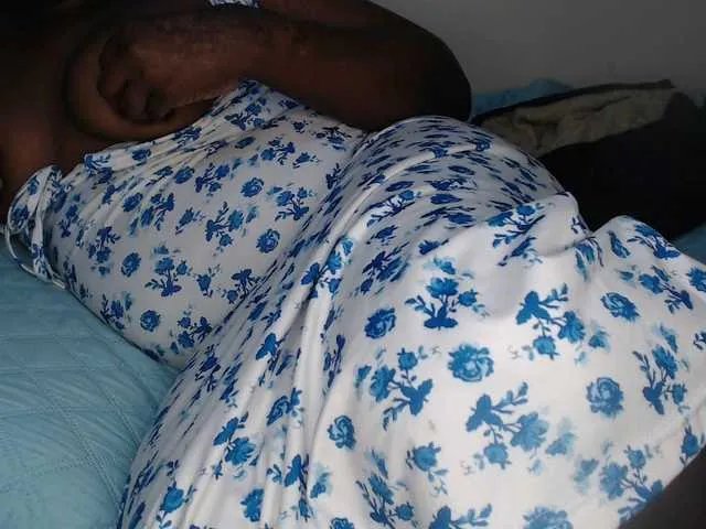 slikypearl on BongaCams